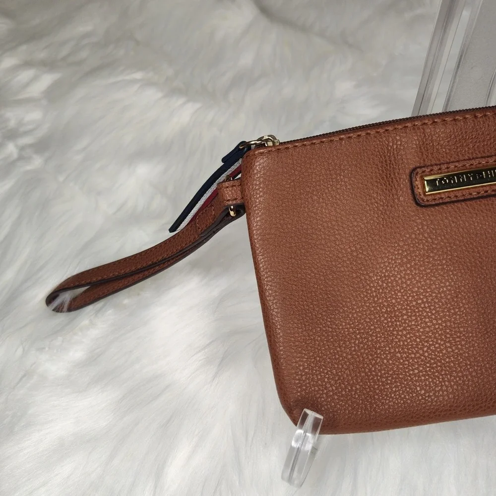 Women's‎ Tommy Hilfiger Wallet, Brown Wristlet Wallet
